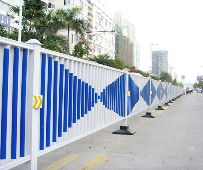 道路中心隔离护栏