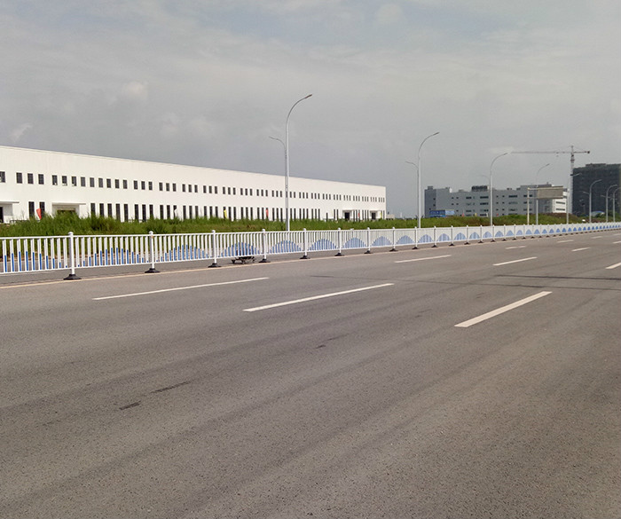 道路中心隔离护栏