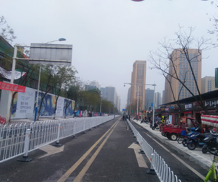 道路中心隔离护栏