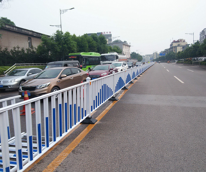 道路中心隔离护栏