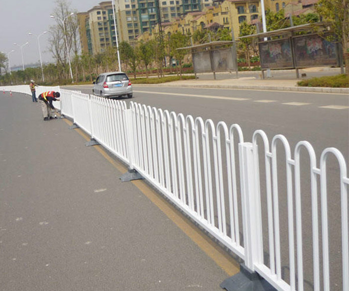 道路中心隔离护栏
