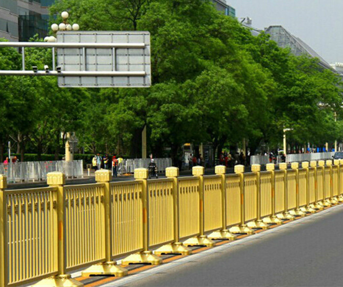 道路中心隔离护栏