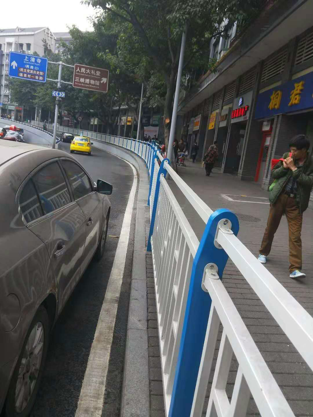 人行护栏