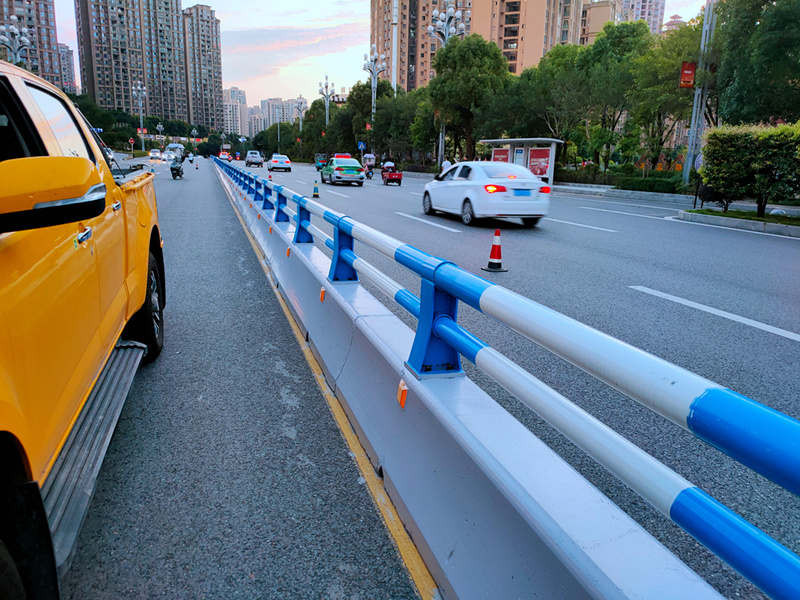荣昌区-水泥隔离墩、实心橡胶防撞桶